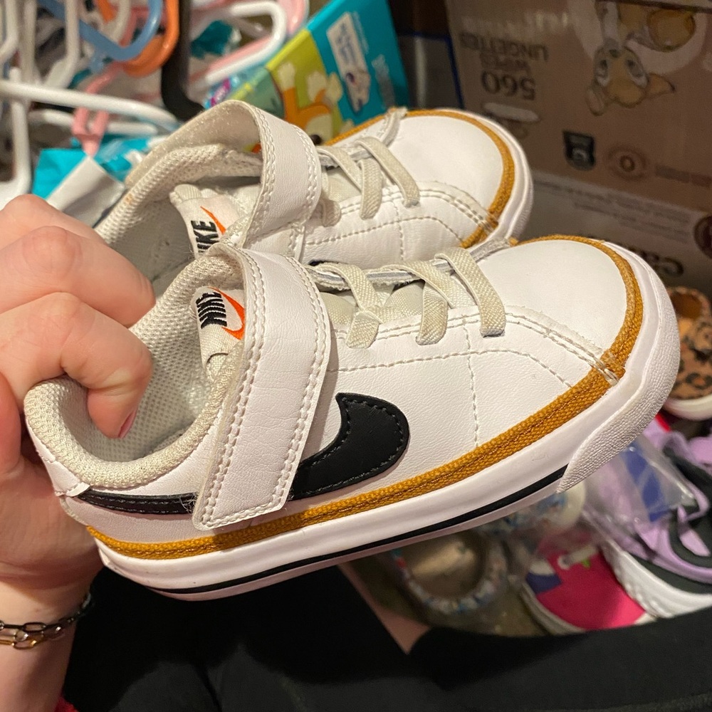 Nike size 7. Wore once!